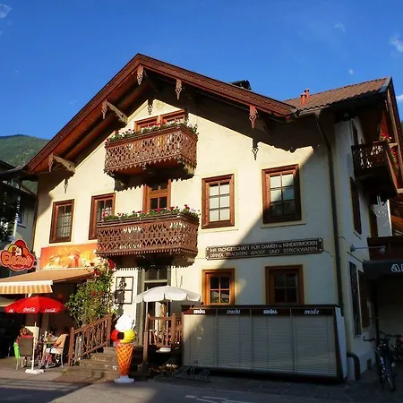 Stefan Kroell Lejlighed *