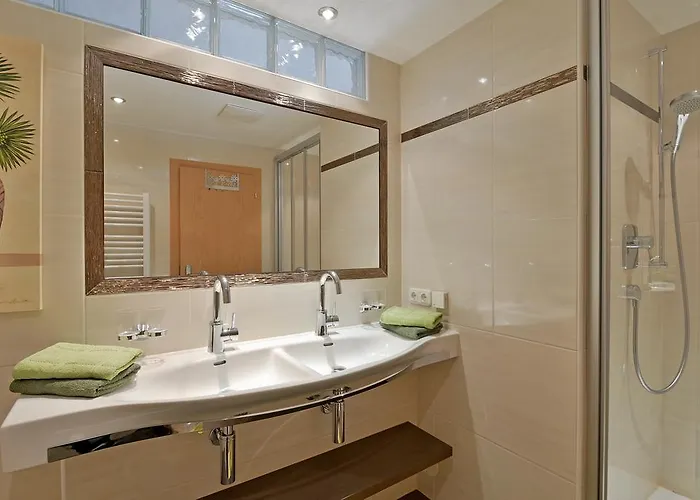 Stefan Kroell מאיירהופן